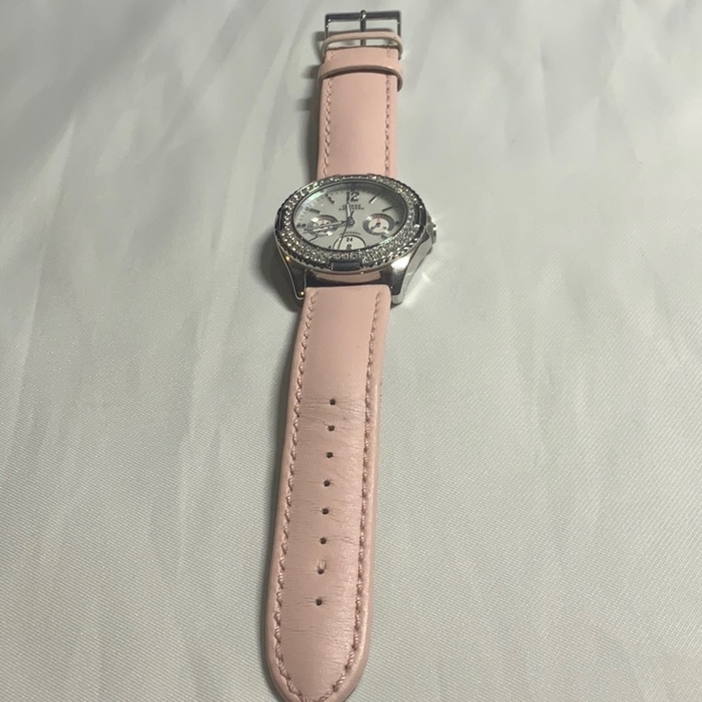 GUESS Watch - Picture 8 of 10